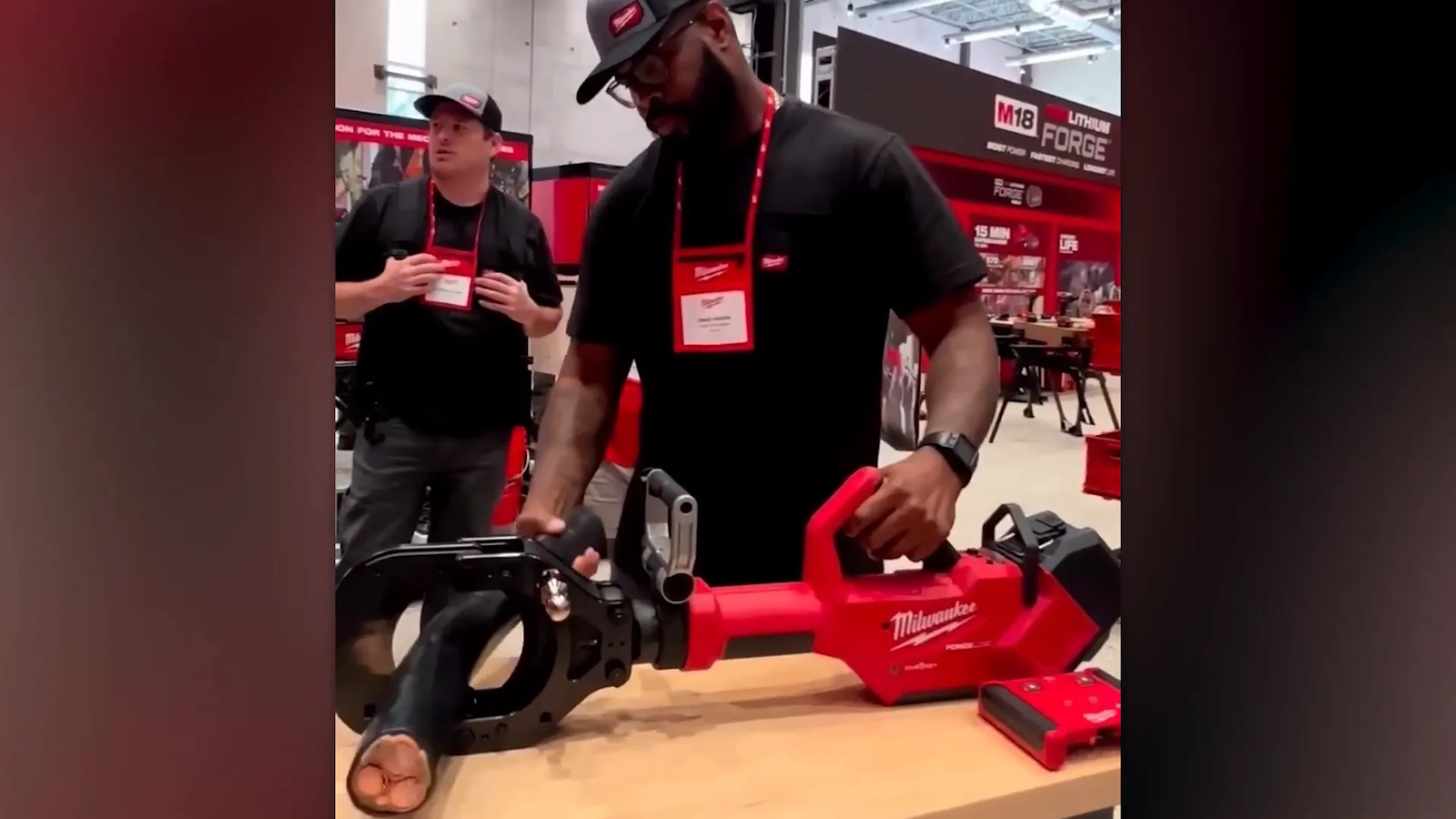 Milwaukee M18 FORCELOGIC 5' Underground Cable Cutter