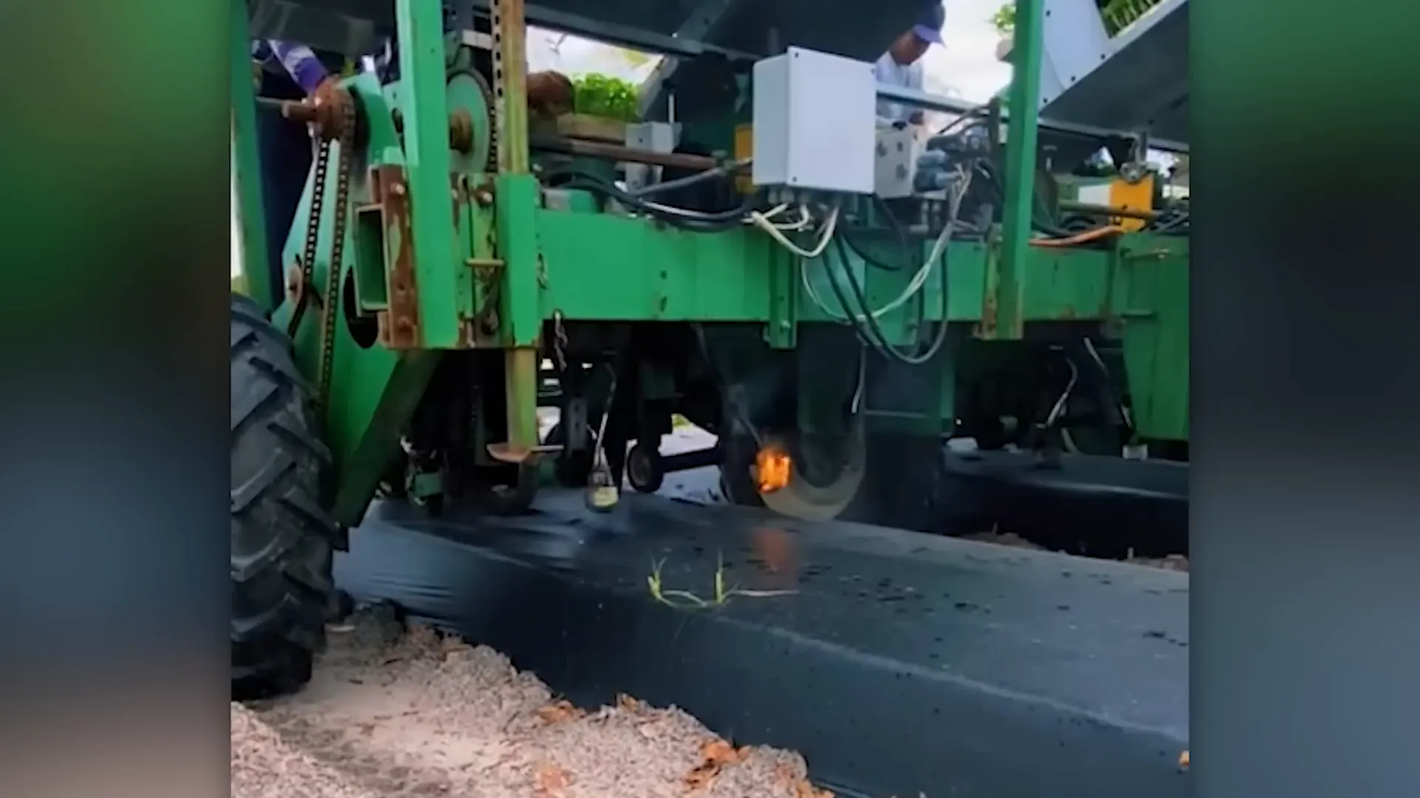 שימוש בלהבה לחפירת חורים